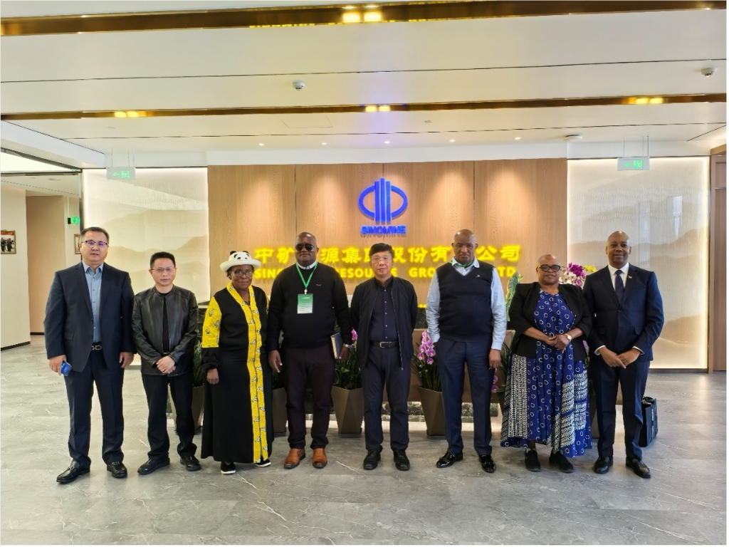 津巴布韋馬斯溫戈省省長(zhǎng)一行到訪威廉體育集團(tuán)總部